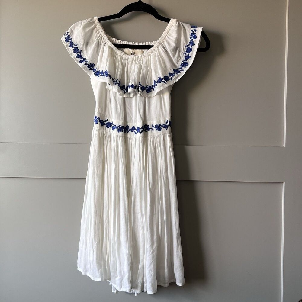 The Jet Set Diaries Mini Dress Women Small White Peasant Floral Embroidered Blue